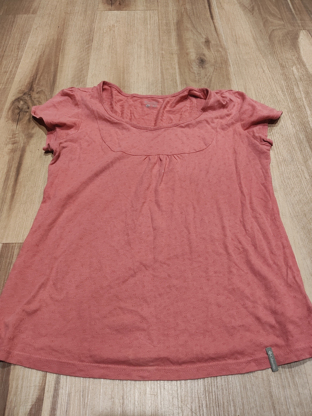 Columbia Women’s Scoop Neck Short Sleeve Top - Coral Pink